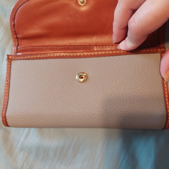 Dooney & Burke slim wallet - Picture 2 of 6